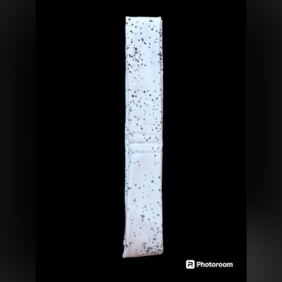 ZYIA White Reflective Light n Tight Headband 676 NWT - Picture 6 of 13